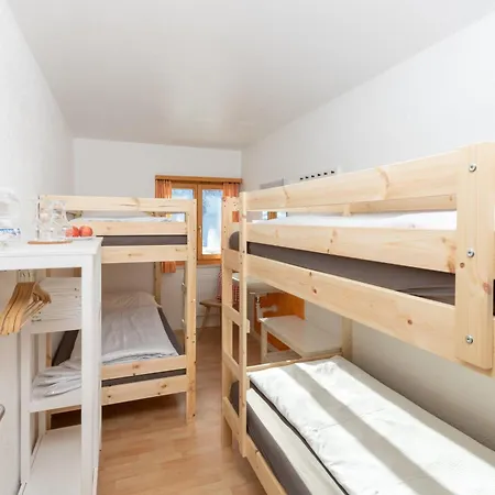 Hostel Berghaus Diavolezza *