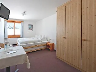 Hostel Berghaus Diavolezza