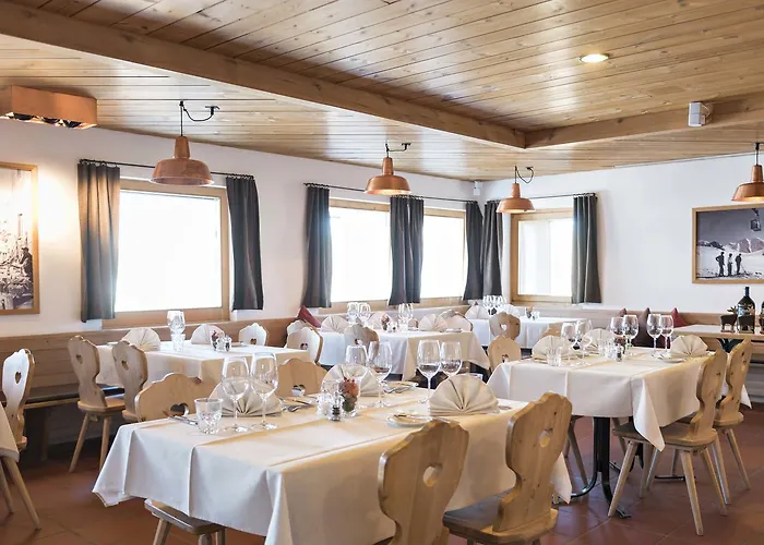 Hostel Berghaus Diavolezza