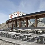 贝豪斯迪亚沃勒扎酒店 旅馆