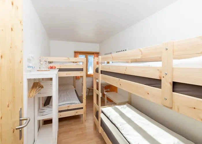 Hostel Berghaus Diavolezza *