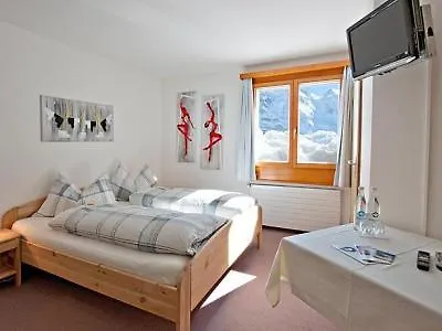 Hostel Berghaus Diavolezza